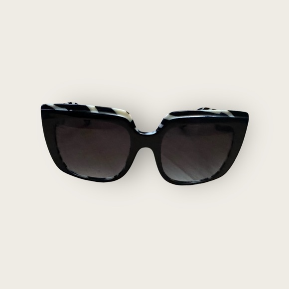 🕶️NWT Dolce & Gabbana 💯 Authentic sunglasses in black/white zebra design.🕶️ - Picture 10 of 10